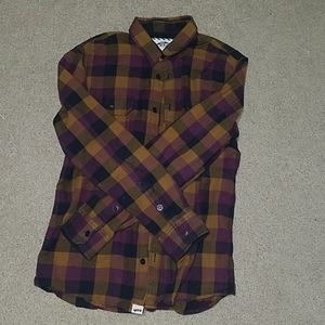 Van's plaid/checkerd button up